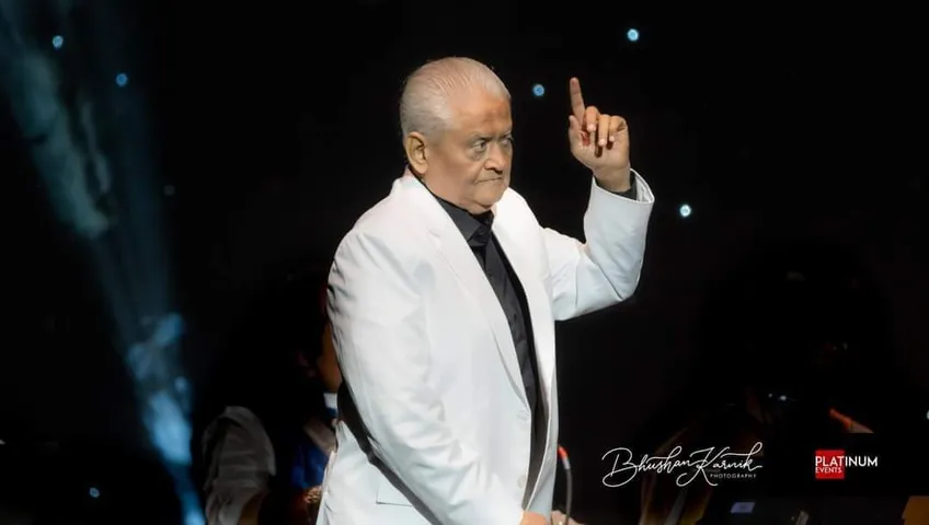 Veteran Music Director Pyarelal Sharma is at USA tour at New Jersey