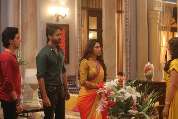 Woh Toh Hai Albelaa: Kanha takes a stand for Sayuri