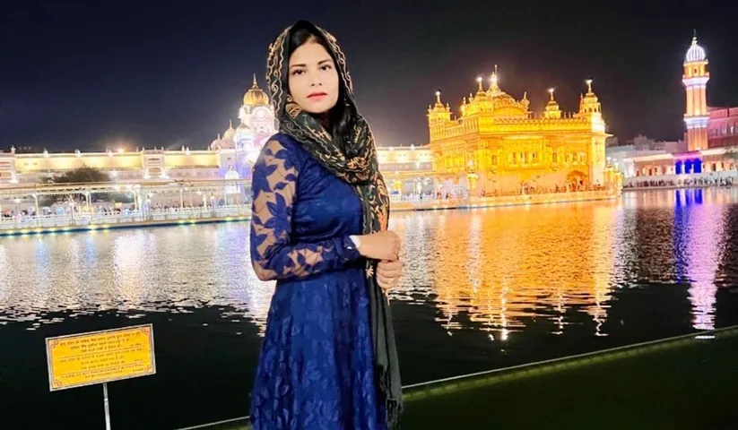 On her recent visit to the Golden Temple, actress Dipti Dhotre commented, "Visiting the Golden Temple made me feel tranquil and alive."