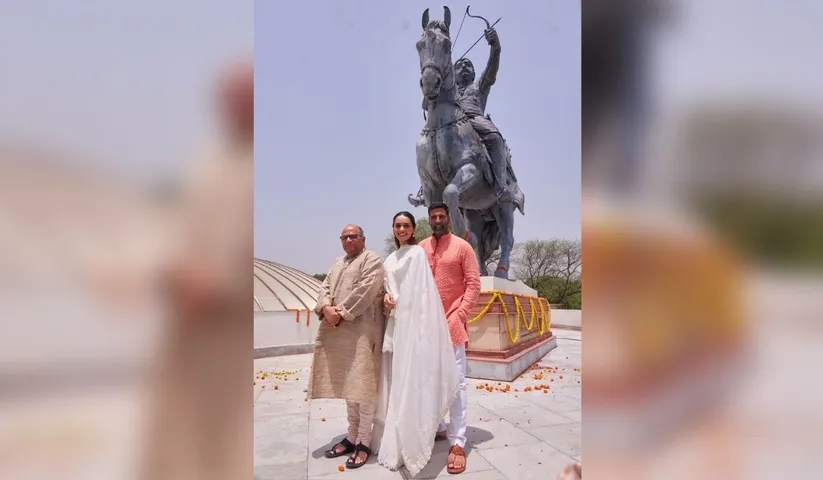Akshay Kumar and team Samrat Prithviraj honour India’s last Hindu king at his fort, Rai Pithora in New Delhi!.. BY Rakesh Dave
