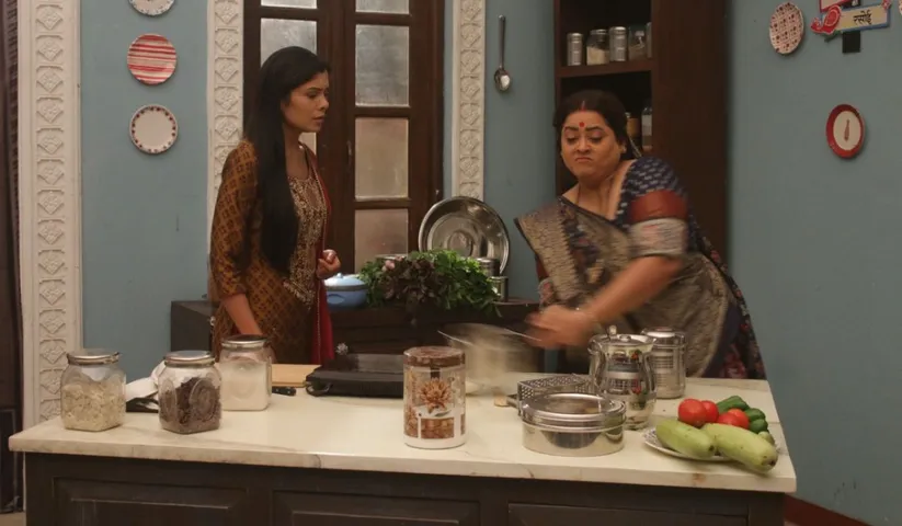 Woh Toh Hai Albelaa: Saroj destroys Sayuri's kitchen