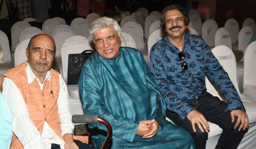 Amitabh Bachchan seemed very impressed with (‘late’ ) journalist Ali Peter John’s sharp, recall memory!!