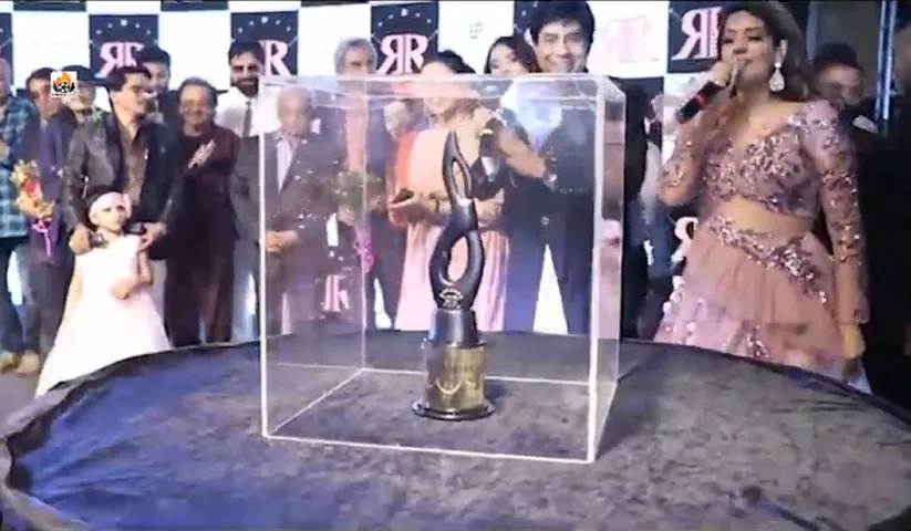 Veteran celebs Prem Chopra, Shakti Kapoor, Ranjeet, Biswajeet, add glam-dazzle to glittering Gold-Diamond CineBuster Awards-2022 trophy launch success event