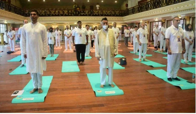 Ministry of External Affairs celebrates International Yoga Day With Maharashtra Governor Bhagat Singh Koshyari at Raj Bhawan in Mumbai 