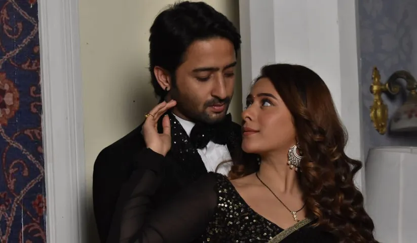 'Woh Toh Hai Albelaa': Despite Saroj stopping her, Sayuri goes to the party for Kanha