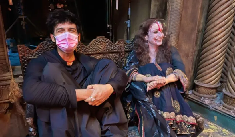 Kartik Aaryan and Tabu's photo is getting viral, Know the reason!... By Richa Mishra