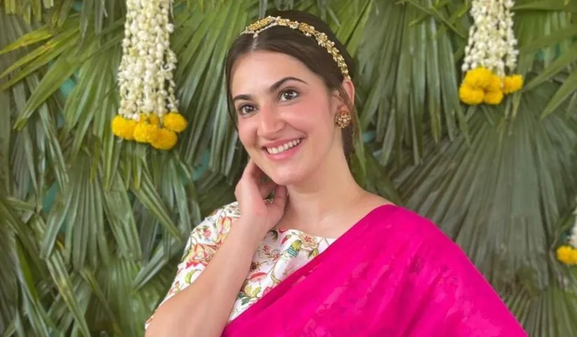 Shivaleeka Oberoi never finds it difficult to balance profession and family, she flies down for her cousin's wedding amidst a hectic promotion schedule