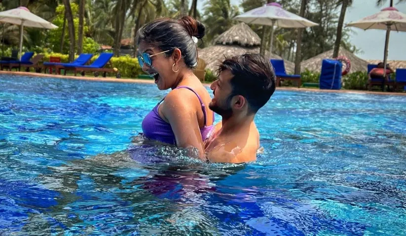Bollywood Couple Vatsal Sheth and Ishita Dutta Share Pictures Posing From Deep Blue Waters