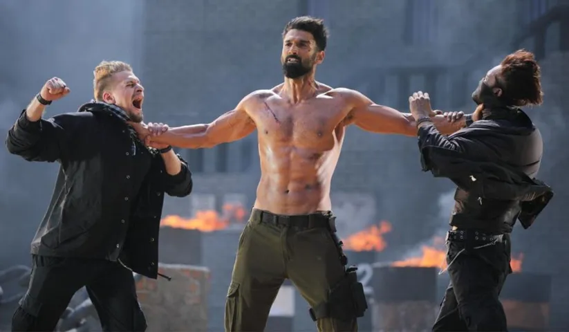 Aditya Roy Kapur’s action and physical transformation in OM impresses fans