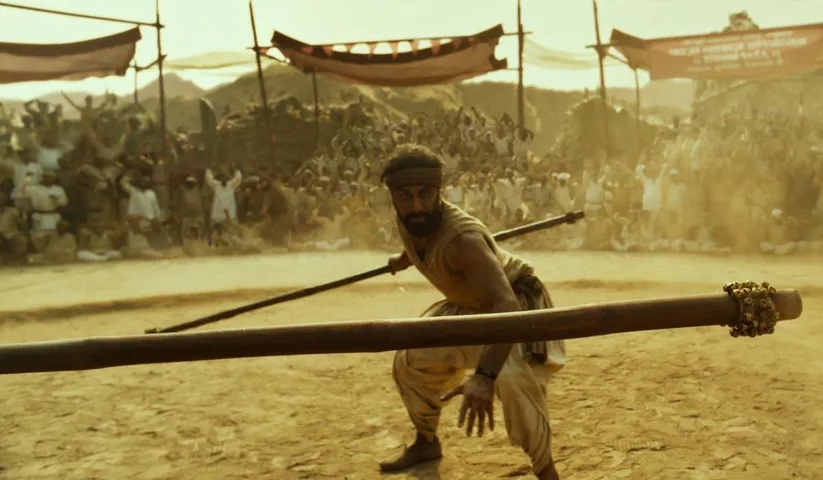 Ranbir pulls off Kalaripayattu inspired fight sequence in Shamshera!