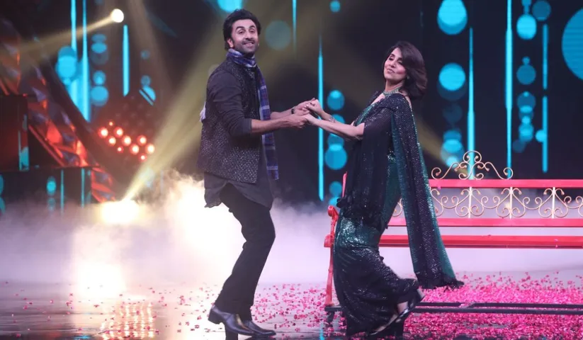 Neetu Kapoor and Ranbir Kapoor in Dance Deewane Juniors semi -finale