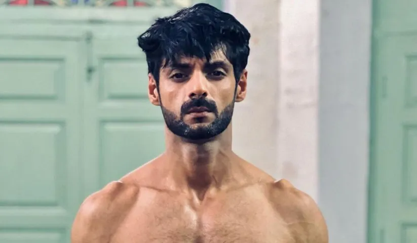 Karan Wahi is looking hot and fans are going crazy!