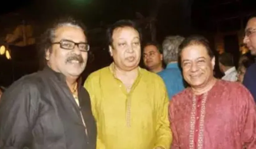 “Hamare bade bhai-jaise Bhupinder Singh ki smoky, original awaaz hi pehchaan hai,” composer-singer Anup Jalota... By Chaitanya Padukone