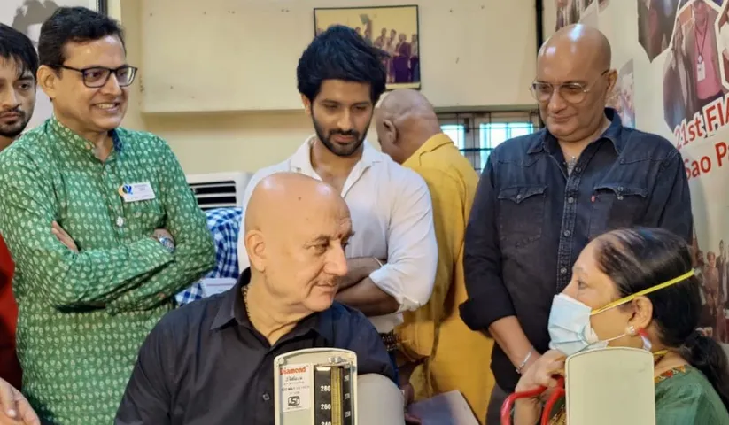 “ Whichever department,we specialize, in filmy biraadari, hum sab ka dil-hai-Hindustani’, “ asserts Anupam Kher at the CINTAA-CPAA medical health camp