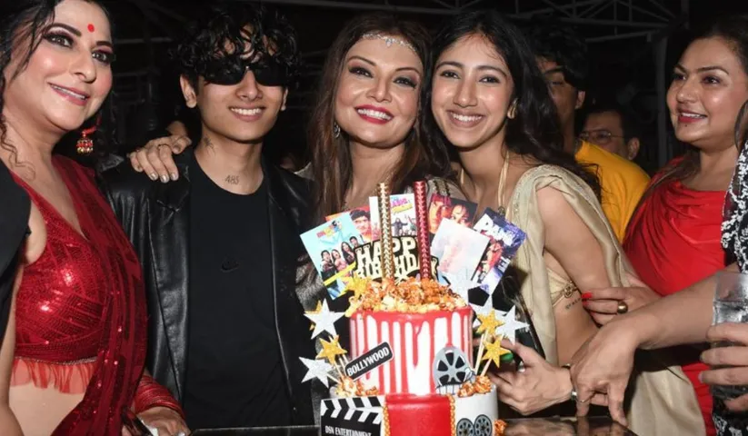 Milte hain ‘Shaan’ sey—B’Day-girl Deepshikha dazzles as ‘Parveen Babi’ in her ‘Bollywood-theme’ super-hit party!