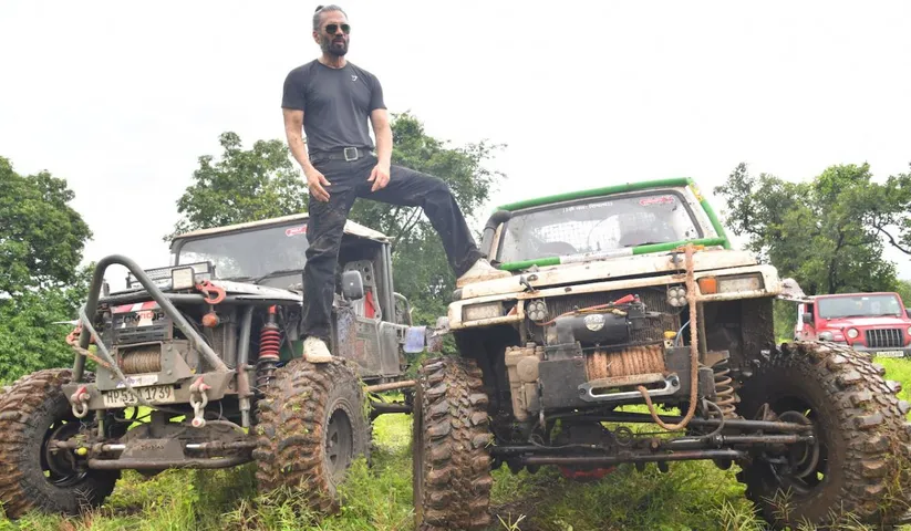 Suniel Shetty made a grand start to the third season of the adventure game Mud Skull