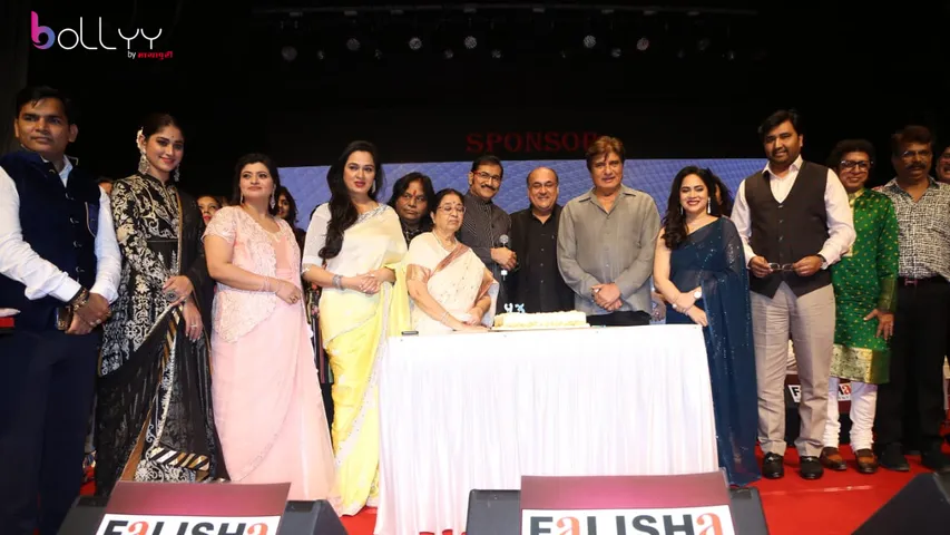 Usha Mangeshar,Poonam Dhillon Raj Babbar and Padmini Kolhapure 1