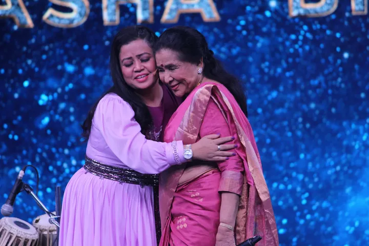 This weekend Melody Queen Asha Bhosle will be seen gracing the weekend episode of Zee TV's Sa Re Ga Ma Pa Li'l Champs