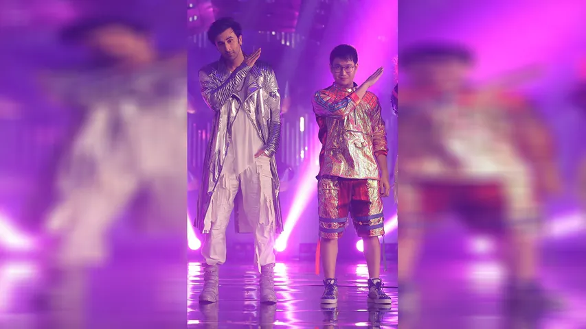 Ranbir Kapoor in the song Har Bachcha Hai Rocket (2)