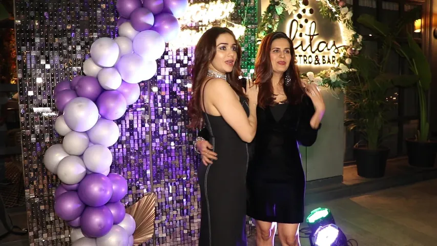 AMRUTA KHANVILKAR (4)