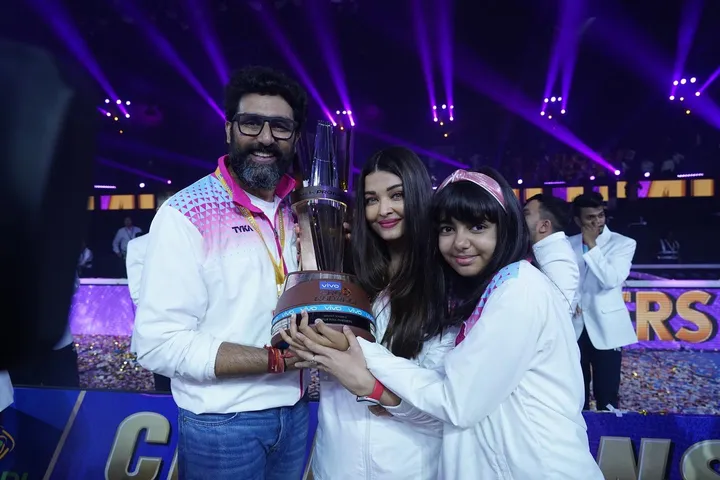 Bachchans Rejoice As Jaipur Pink Panther wins Pro Kabaddi League