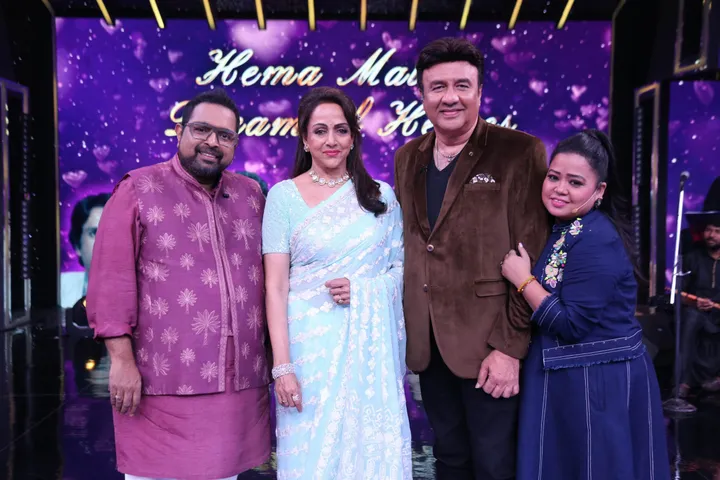 Legendary singer Nitin Mukesh and Bollywood's dream girl Hema Malini grace the special episode of Sa Re Ga Ma Pa Li'l Champs (7)