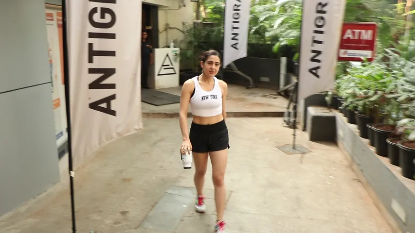 SARA ALI KHAN SPOTTED AT ANTIGRAVITY GYM IN PALI HILL BANDRA