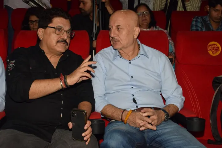 <strong>Actor Anupam Kher & Filmmaker Ashoke Pandit Held A Special Screening Of "कश्मीरी पंडितों का नरसंहार"</strong>