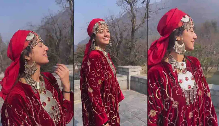 That beauty and grace ❤️<br>Kashmir ki Kali @hellyshahofficial looks beautiful as she enjoys her vacation at Kashmir 😍❤️