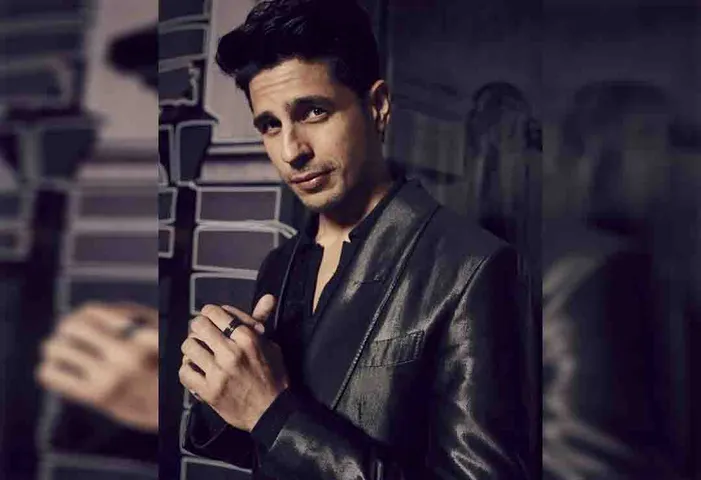 <strong>From a  playing a chocolate boy  to National hero Sidharth Malhotra fits all roles</strong>