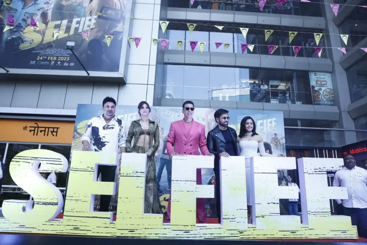Selfie trailer launch