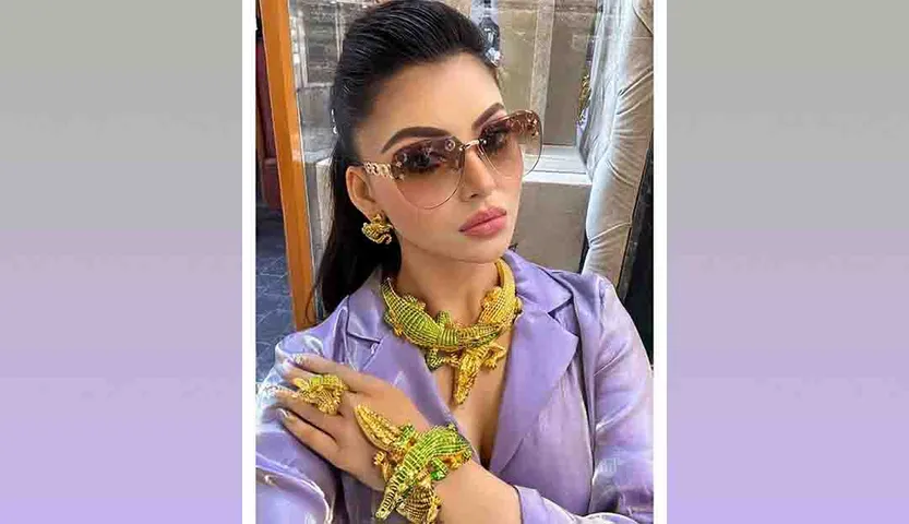 <strong>Urvashi Rautela wears the world's most expensive Necklace as she wishes all her admirers a Happy New Year</strong>