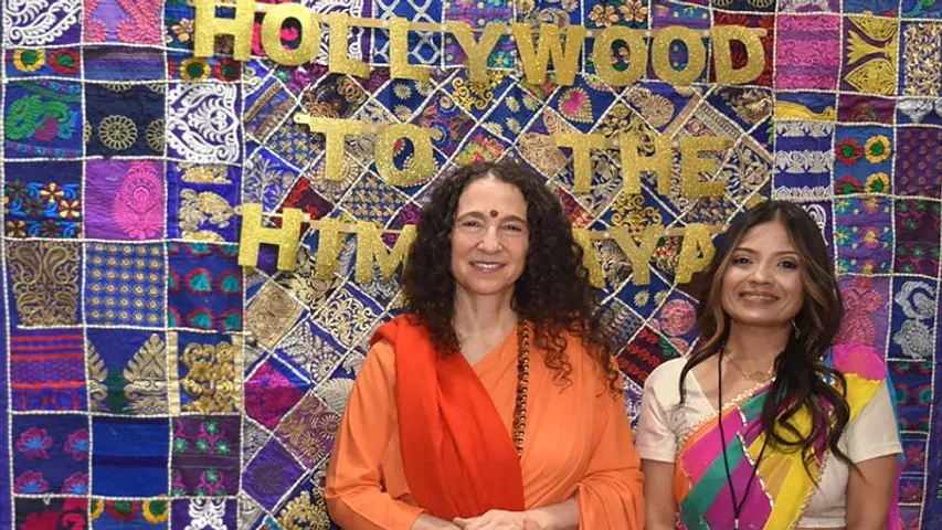 2. Neha Lohia & Sadhvi ji