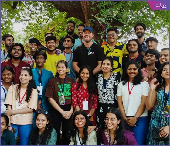 South African Cricketer AB de Villiers Visits Make A Difference NGO Volunteers and Beneficiaries in Mumbai 