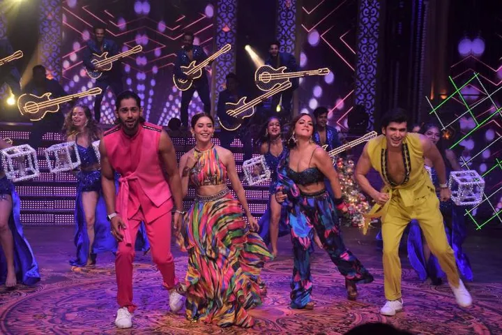 Get ready for an unforgettable celebration as your favourite stars bring a heartwarming romance to the stage at Zee TV’s ‘Rishton Ki Deepavali’