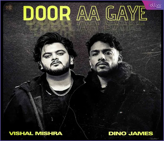 DOOR AA GAYE