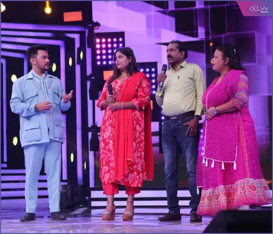 The father-daughter duo from Jharkhand on the sets of Sa Re Ga Ma Pa