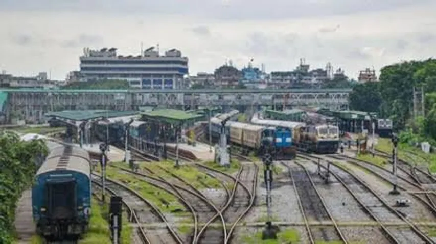 Indian Railways sets new record! 3 crore passenger travel in trains in one day on November and 4