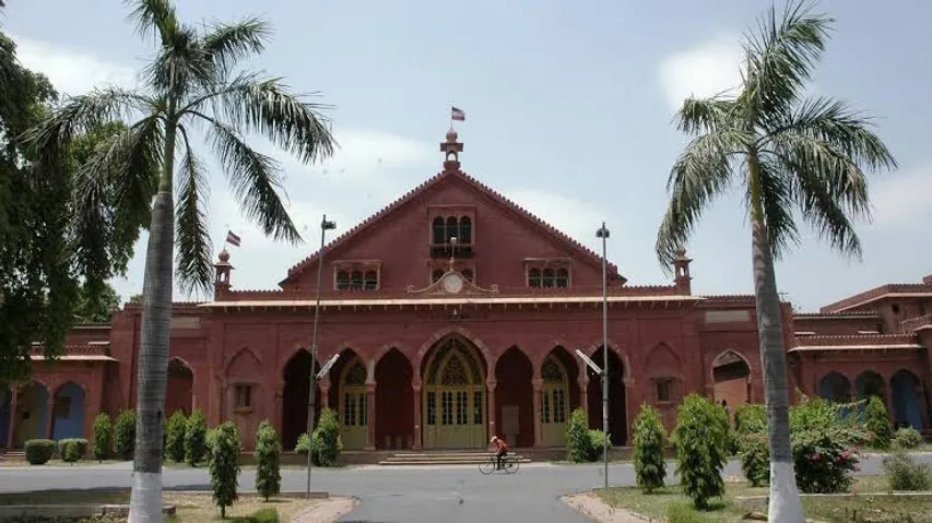 SC: Aligarh Muslim Unversity minority status to be decided by regular bench