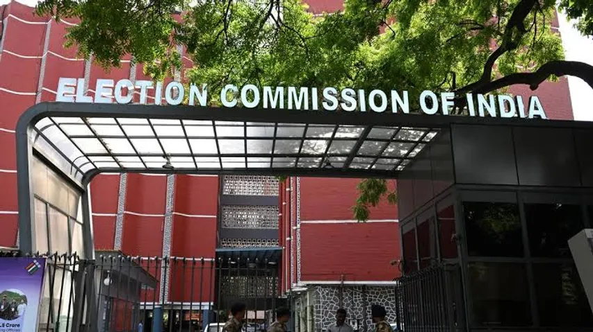 EC issues notice to BJP, Congress presidents over complaints during Maharashtra campaign