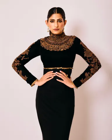 The Unstoppable Kubbra Sait: Opens up about bouncing back from her hand injury during the Filming of 'Khwaabon Ka Jhamela' 