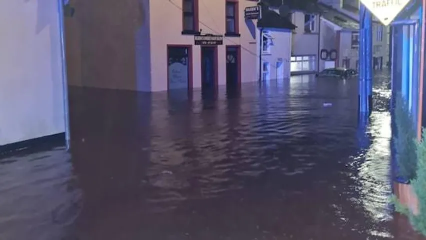 Storm Bert strikes UK and Ireland, brings extreme flooding and travel chaos