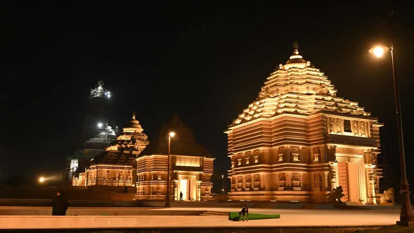 Mamata Banerjee visits Digha’s Jagannath Dham to review its progress