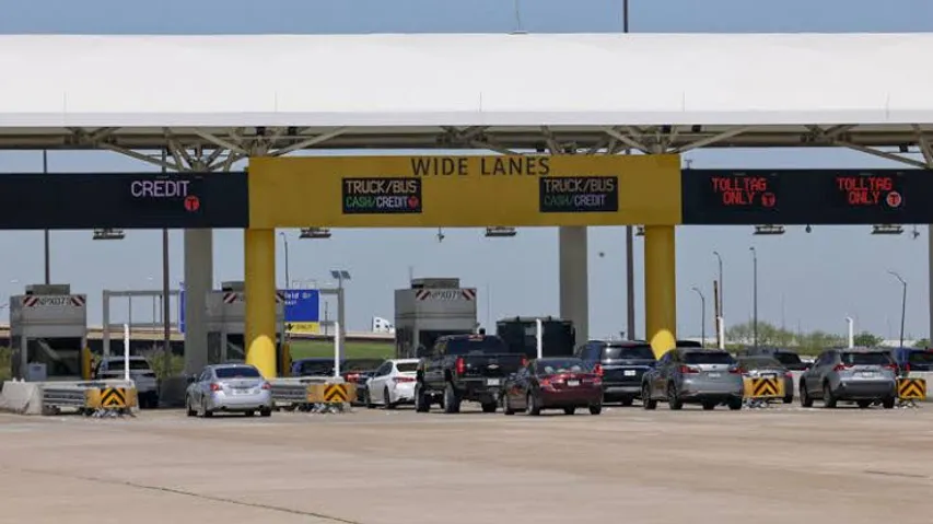 Dallas fort worth international airport breaks news ground with 4.7 Million holiday flyers