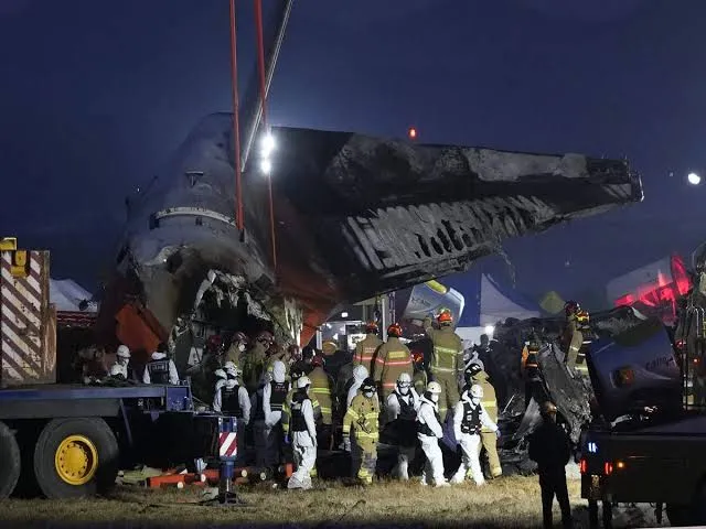 South Korea orders safety inspections of all Boeing 737-800 as officials struggle to determine cause of plane crash