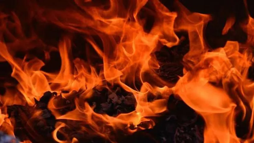 Fire from blast in AC compressor kills two in Kutch's Mundra