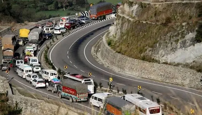 Srinagar-Jammu National Highway partially restored for traffic