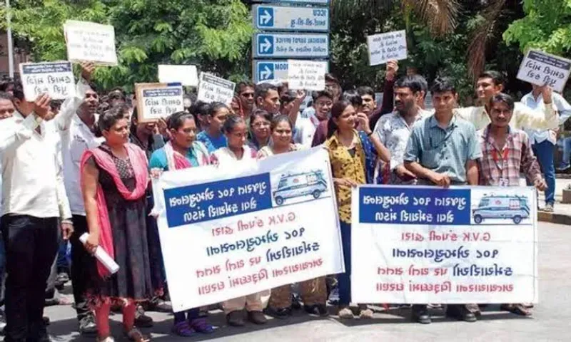Healthcare workers of Gujarat mark 8th day of protest over demands in Gandhinagar