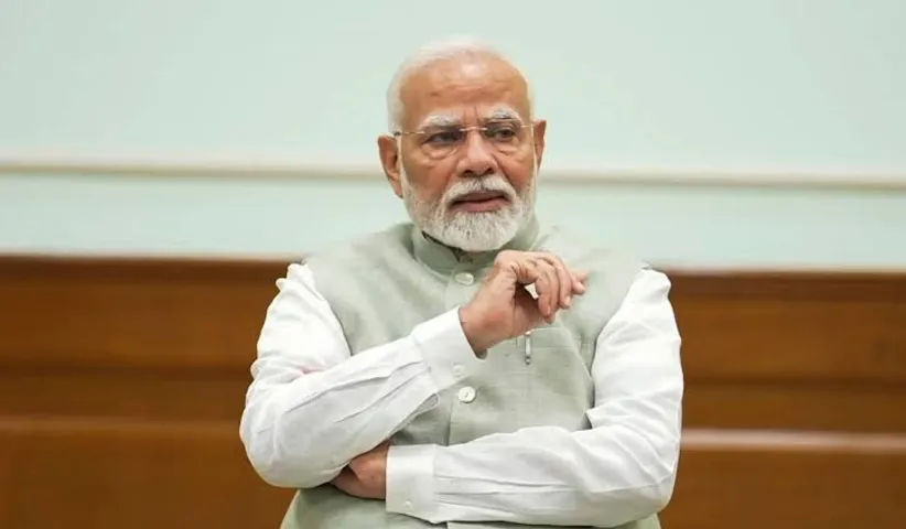 Prime Minister Narendra Modi will share his thoughts with the people of the country and abroad in the ‘Mann Ki Baat’ programme on Akashvani at 11 AM on Sunday. It will be the 120th episode of the monthly radio programme. The programme will be broadcast on the entire network of Akashvani and Doordarshan, the AIR News website, and the NewsOnAir mobile app. It will also be live-streamed on the YouTube channels of AIR News, DD News, PMO, and the Information and Broadcasting Ministry. Akashvani will broadcast the programme in regional languages immediately after the Hindi broadcast.