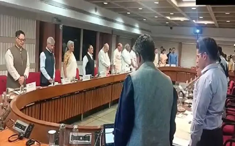 Leaders cutting across party lines assure full support to govt over Pahalgam terror attack